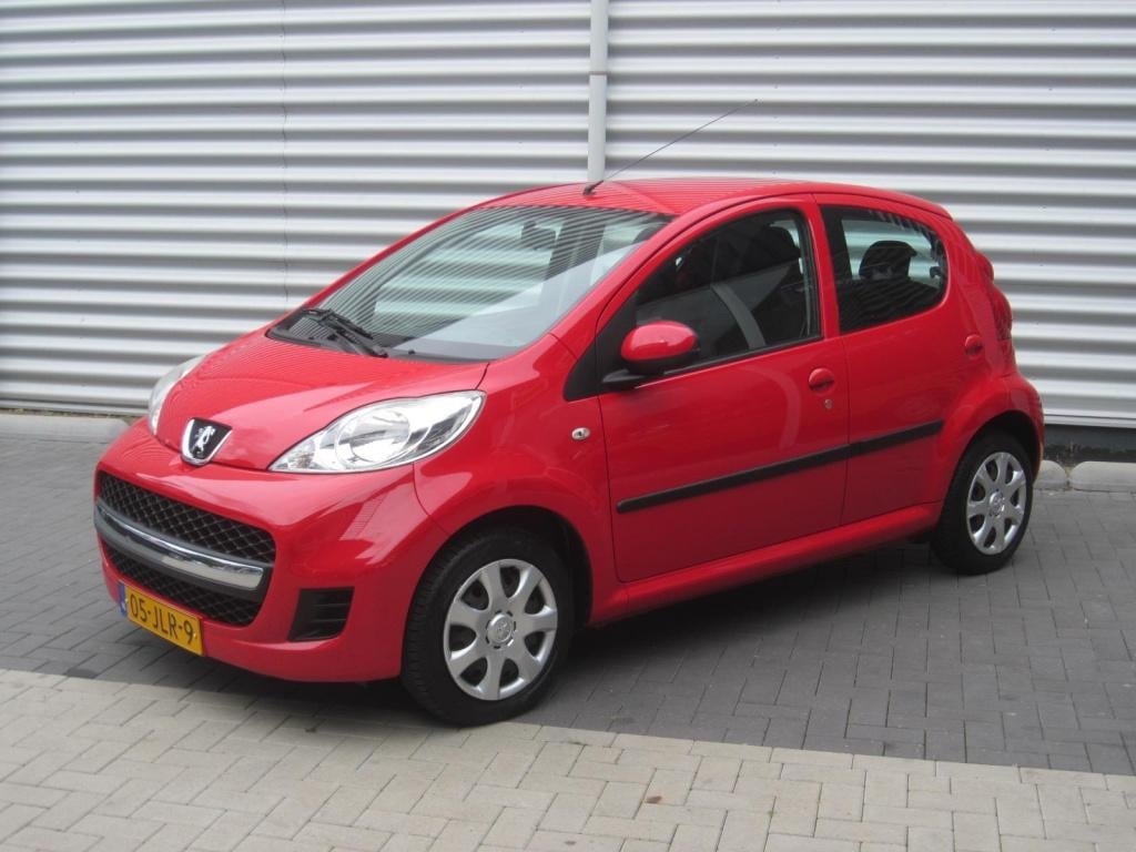 Peugeot 107 1.0i 12v sublime 5-drs airco nieuwe apk