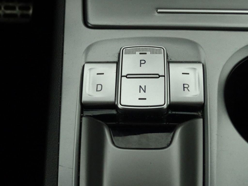 Hyundai Kona ev premium 64 kwh led | stoelkoeling | hud | pdc