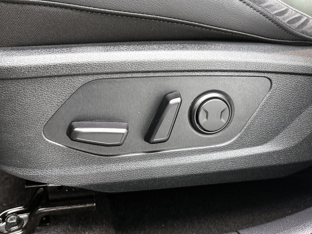 Kia Sportage 1.6 t-gdi plug-in hybrid awd dark edition