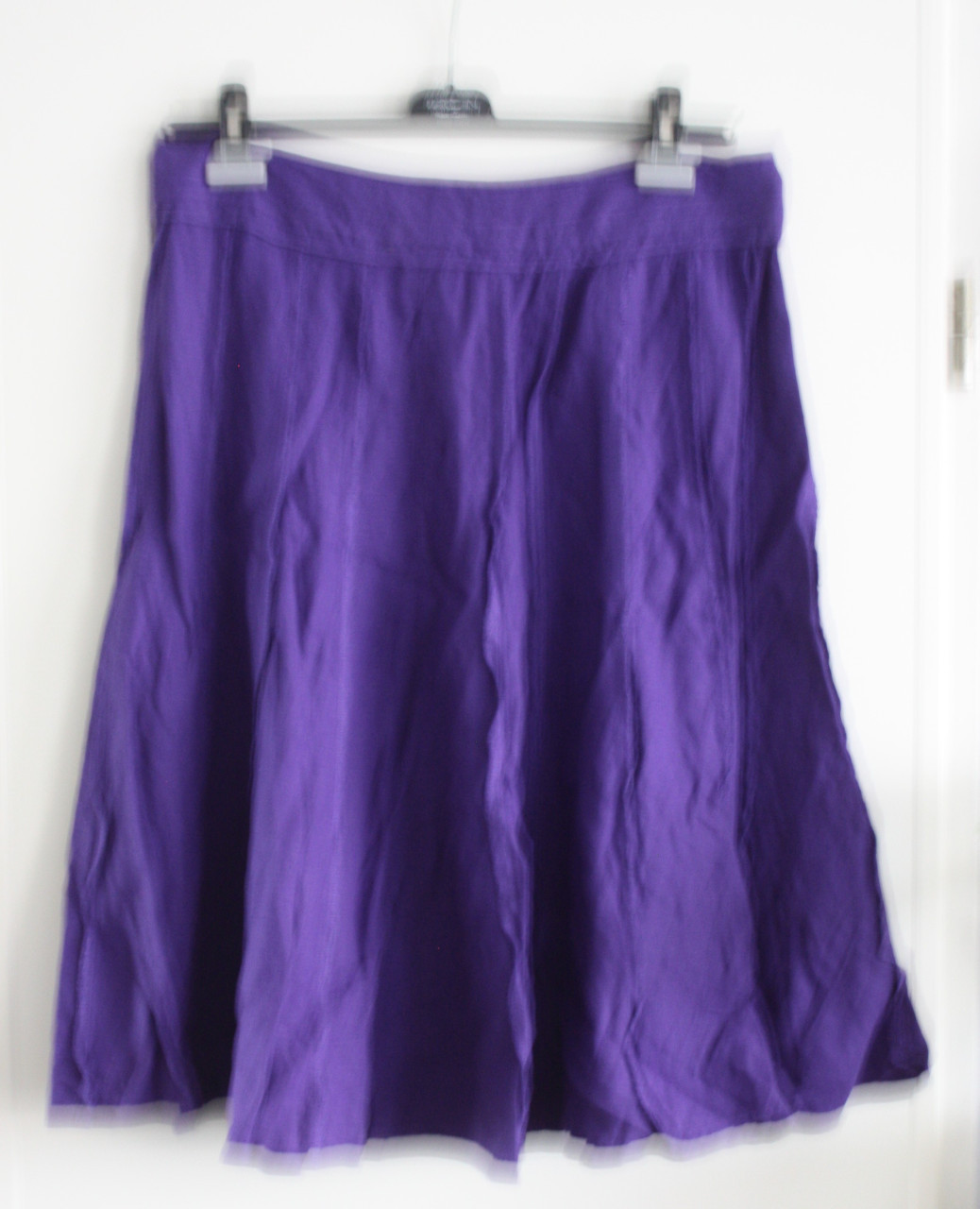 Paarse rok met stiksels boven op maat 44