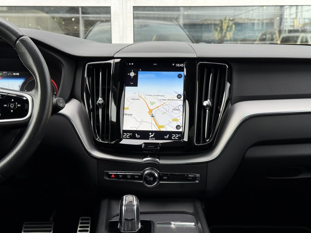 Volvo XC60 t8 390pk recharge r-design| panodak| luchtvering| trekhaak| came