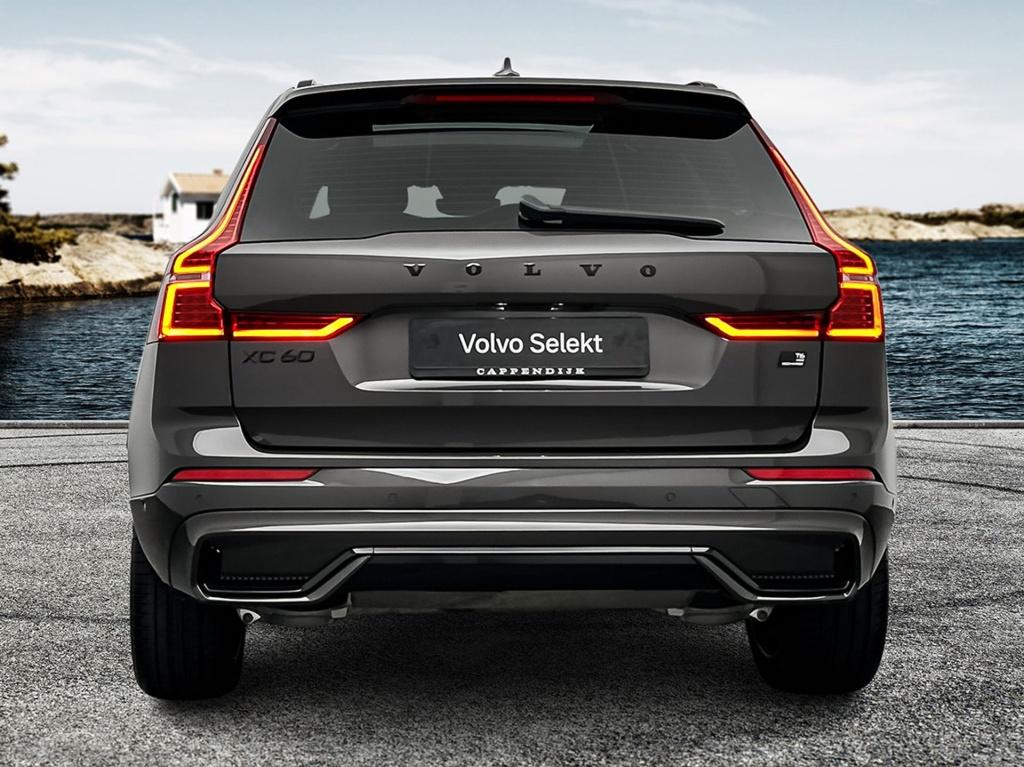 Volvo XC60 t6 398pk recharge ultra dark| pano| luchtvering| hud| 360camera