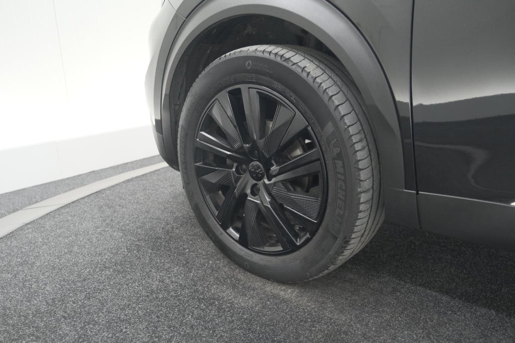 Peugeot 2008 puretech 130 allure | camera | apple carplay | navigatie | par