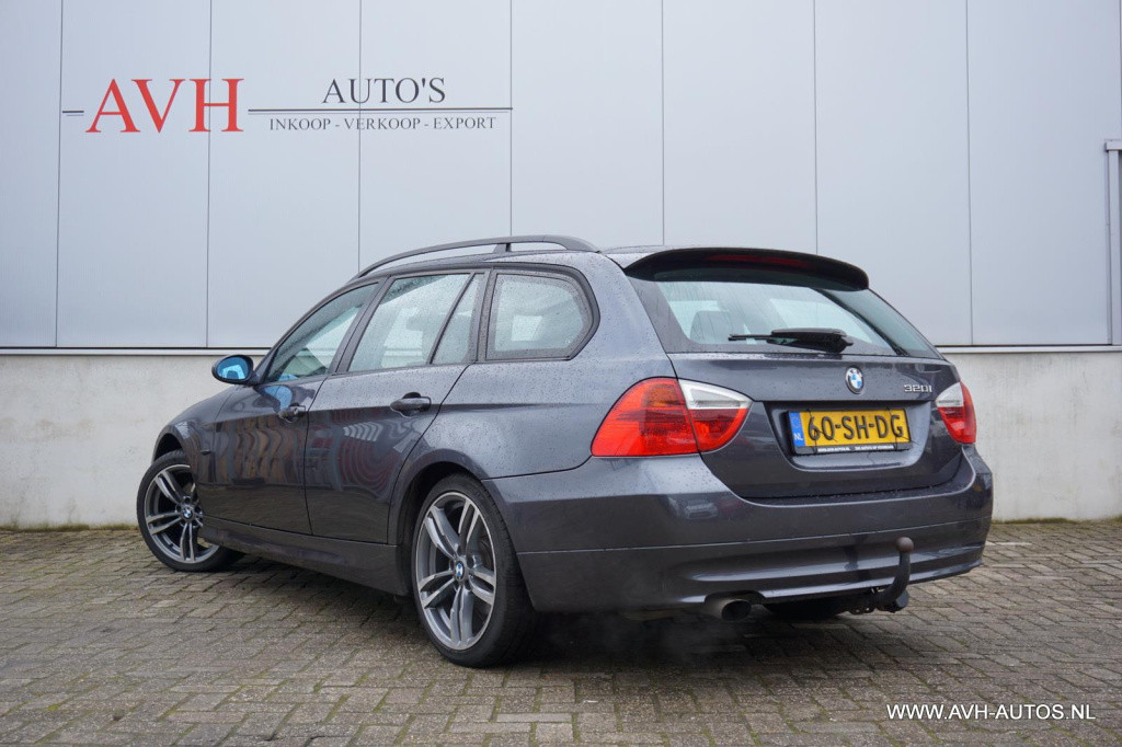 BMW 3-serie touring 320i dynamic executive
