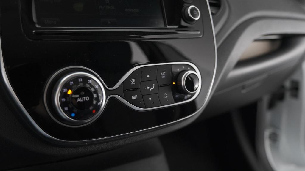 Renault Captur 1.3 tce intens | trekhaak afneembaar | navigatie | parkeerse