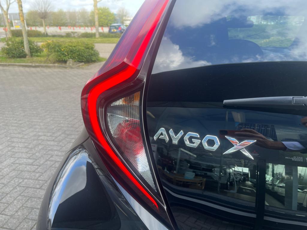 Toyota Aygo x 1.0 vvt-i mt envy|achteruitrijcamera|rijklaar