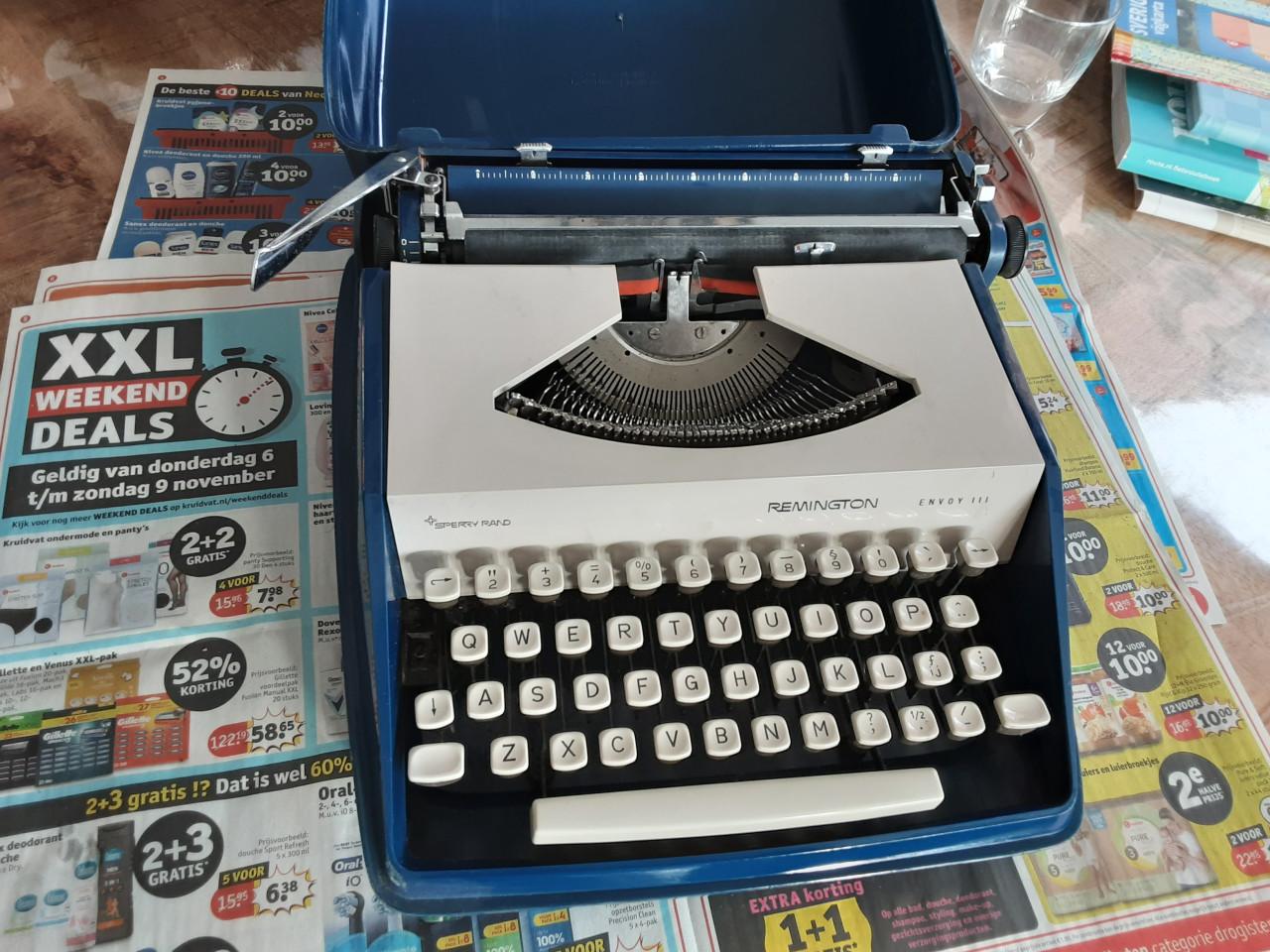 Type machine in koffer van Remington