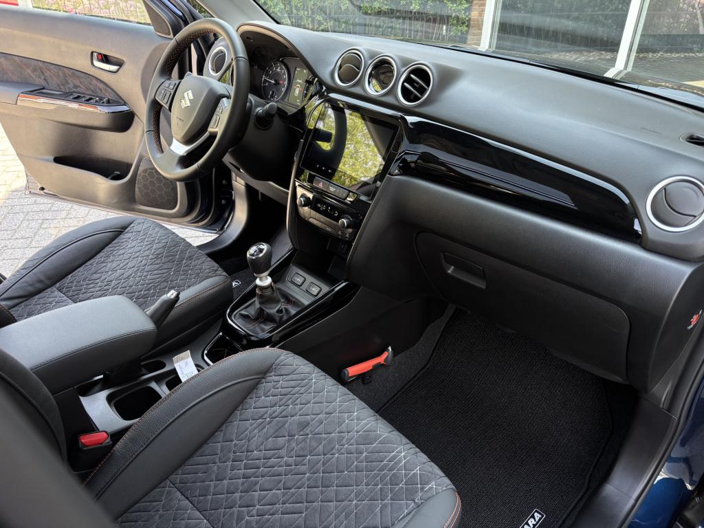Suzuki Vitara 1.4 boosterjet smart hybrid special edition/ panoramadak