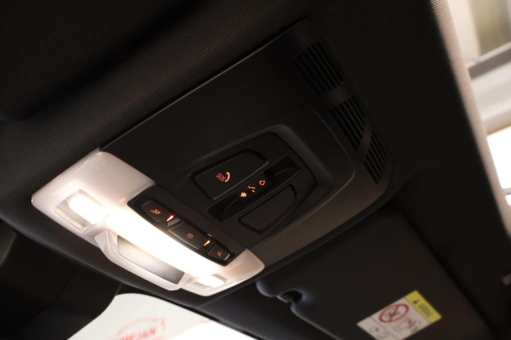 BMW X1 sdrive20i executive m sport edition nl auto, panorama, trekhaak, hea