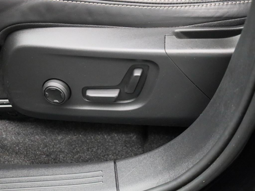 Volvo XC40 recharge p8 awd r-design | automaat | apple carplay / android au