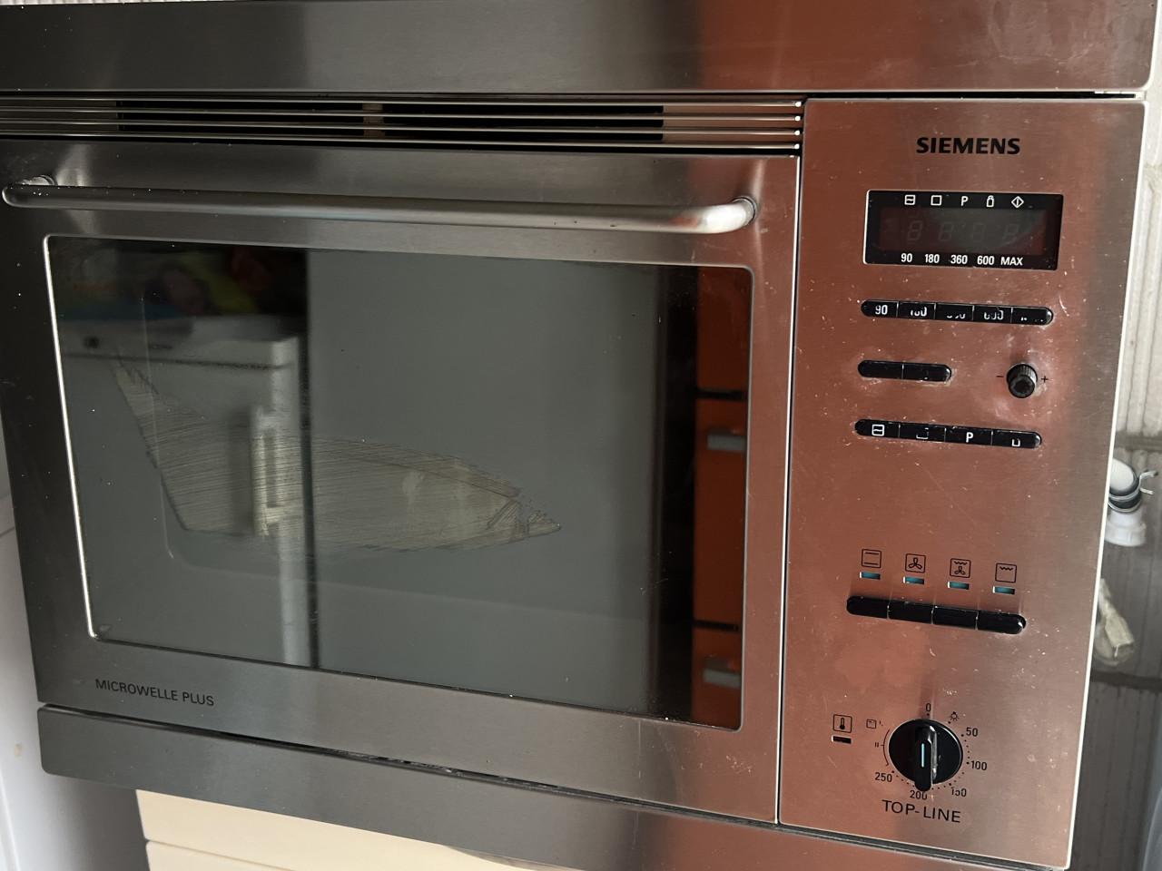 Siemens inbouw combi magnetron hetelucht oven 60x47 cm.. Glazen bakplaat