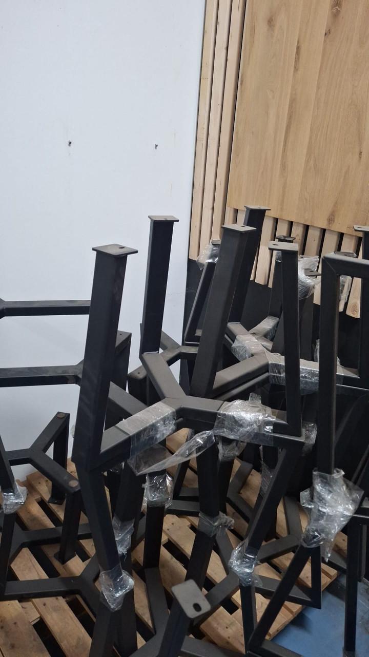 Grote partij salontafel en eettafel onderstellen