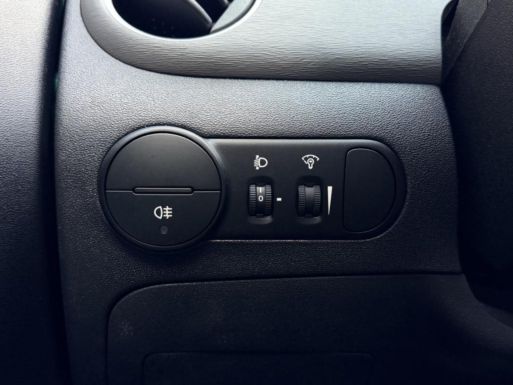 Hyundai I 10 1.1 active | nieuwe apk | radio | meeneemprijs