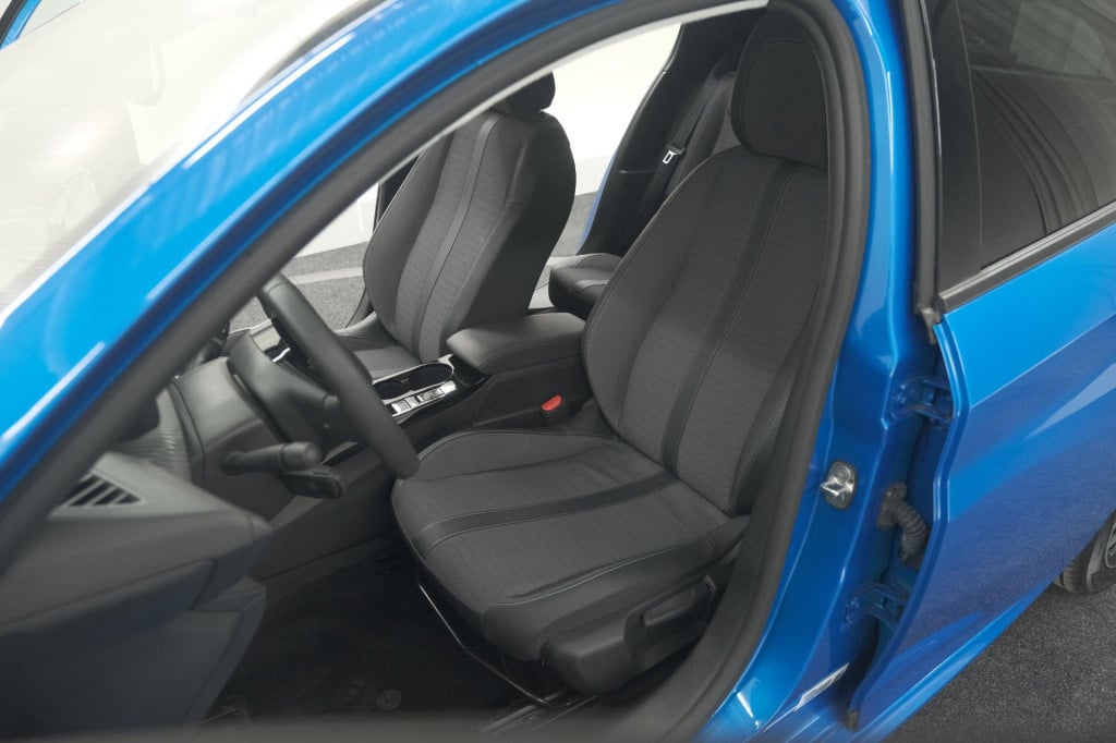 Peugeot 208 puretech 100 allure | adaptieve cruise control | camera | apple