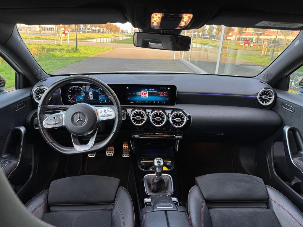 Mercedes-Benz A-Klasse 180 business solution amg night-pakket , sfeer verli