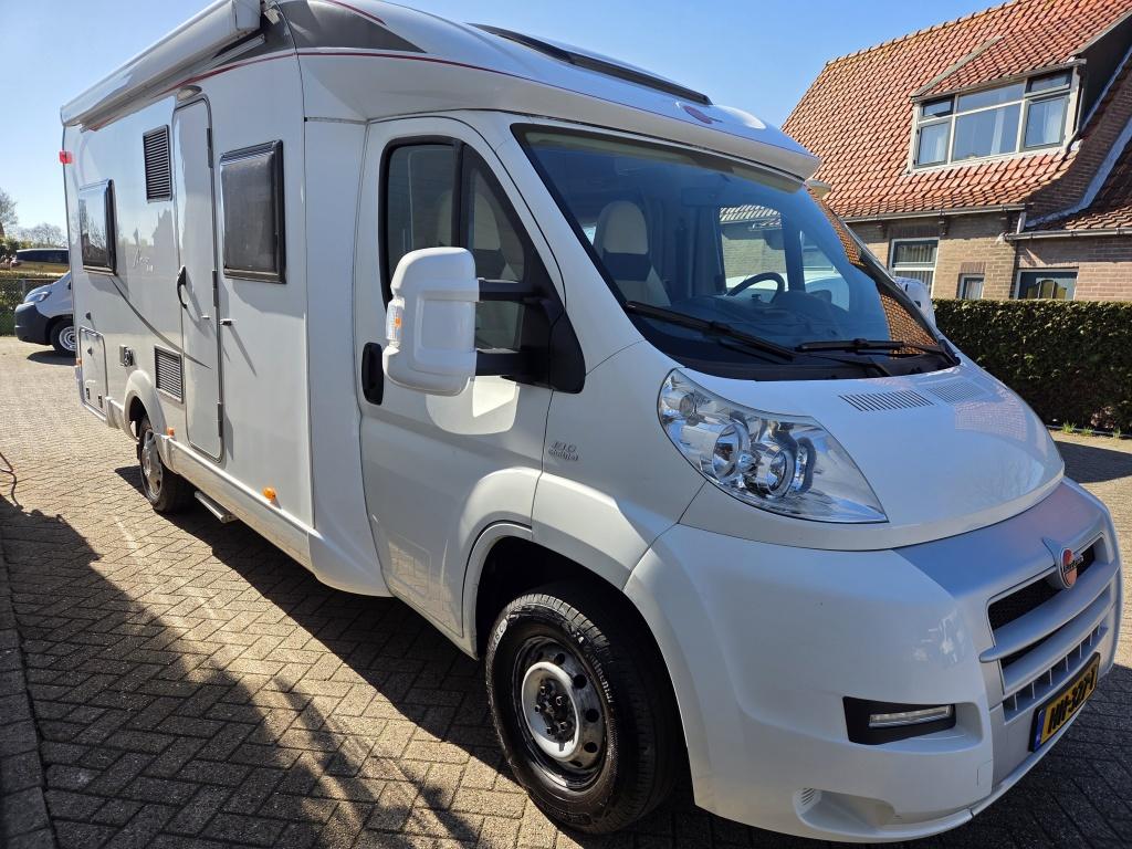 Burstner Onbekend but660 luifel | keuken | omvormer | toilet en douche | ru