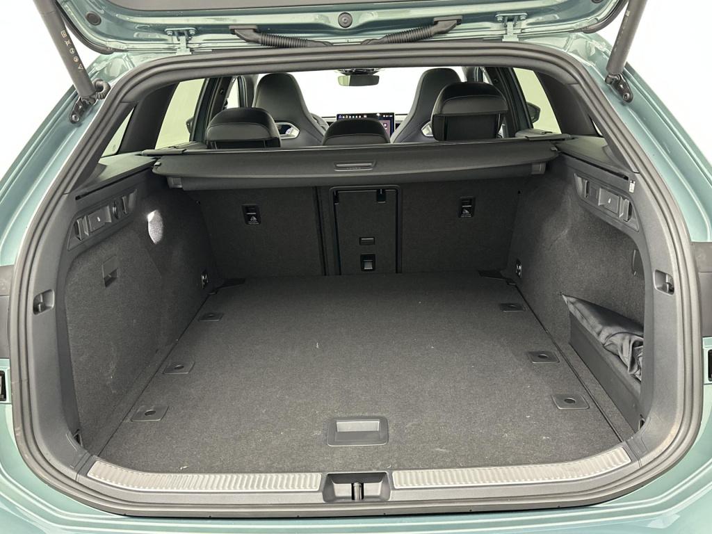 Volkswagen Passat variant 1.5 etsi r-line business dsg7 150pk
