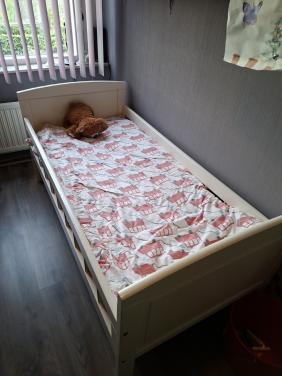 Junior bed