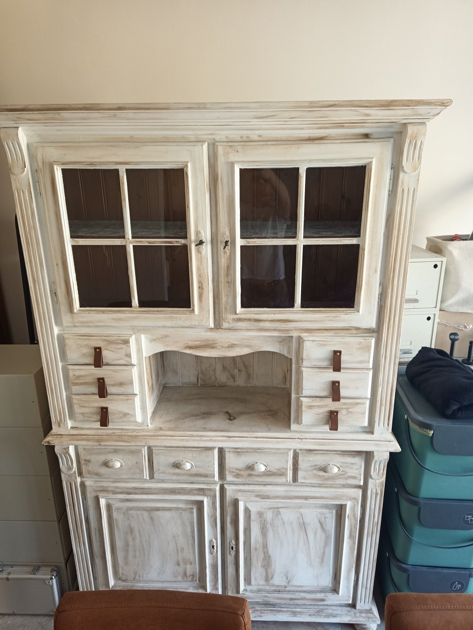 Witte servies kast