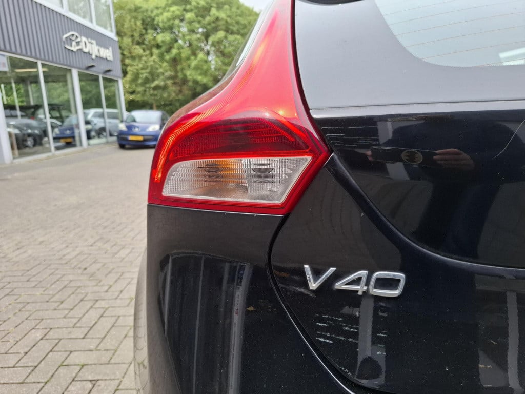 Volvo V40 1.5 t2 inscription automaat leer/nav/clima/park
