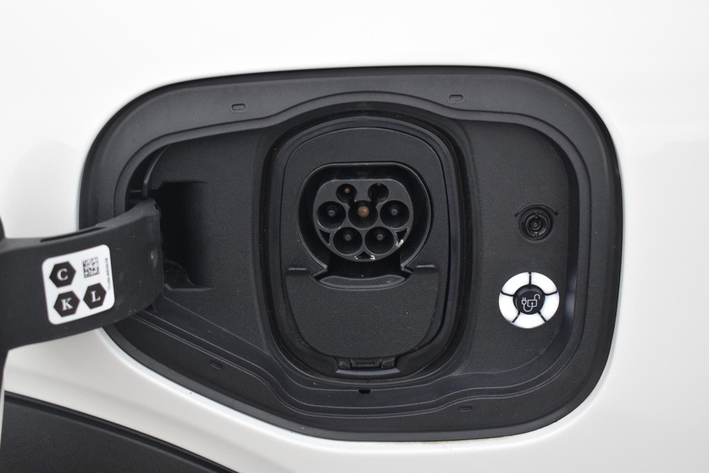 Ford Mustang Mach-e rwd 75 kwh | climate control | adaptieve cruise control