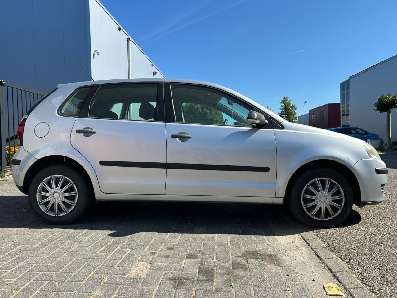 Volkswagen Polo 1.2-12V Trendline Airco/Incl.Nieuwe APK/DBKetting vervangen