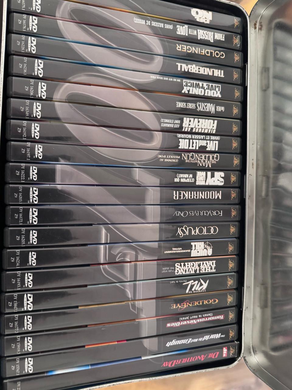 20 bond films alle net gezien geen beschadigde!