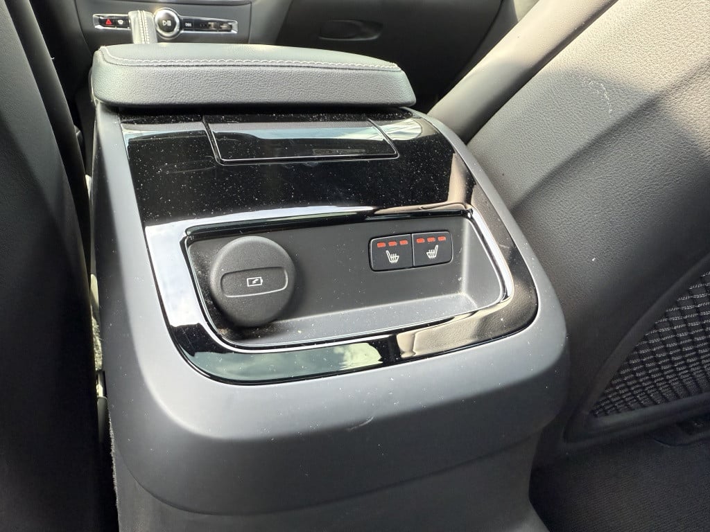 Volvo V60 t6 340pk recharge r-design| panodak| adap.cruise| 360 camera