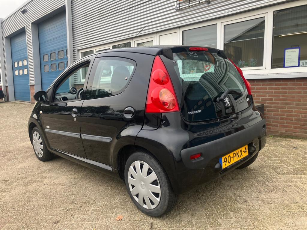 Peugeot 107 1.0-12v millesim 200 airco