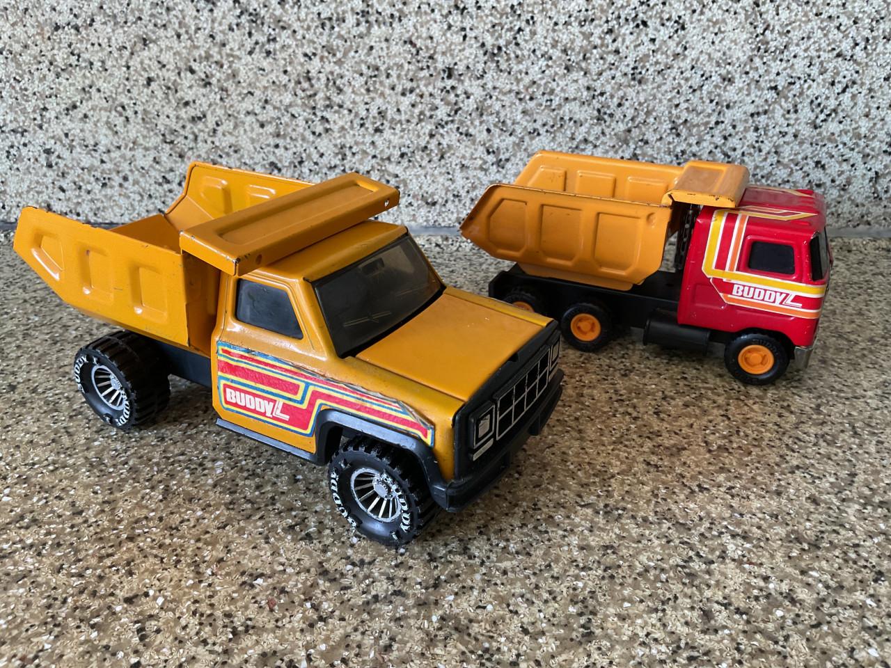 Verschillende voertuigen van het merk: Buddy L.