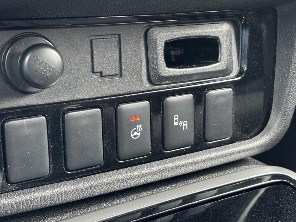 Mitsubishi Outlander 2.0 connect pro