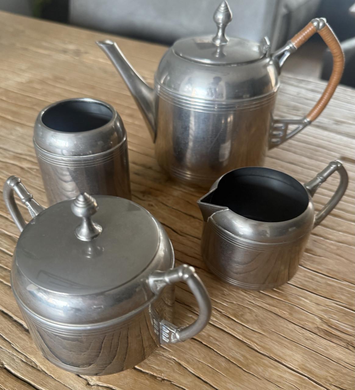 Art Deco thee set RIO HOLLAND Tin 234