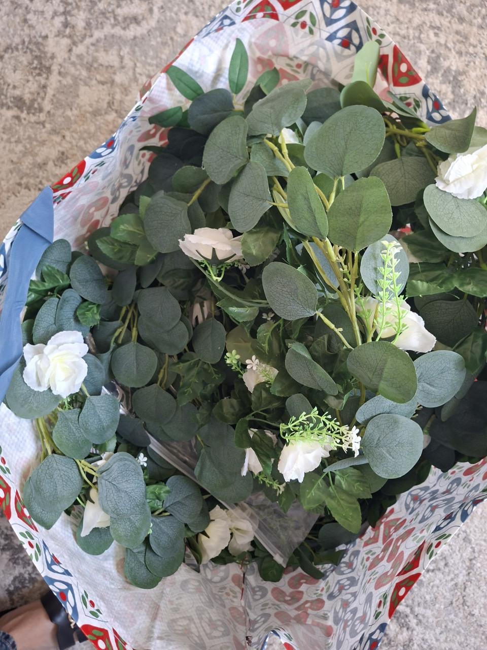 Nep bloemen/slingers