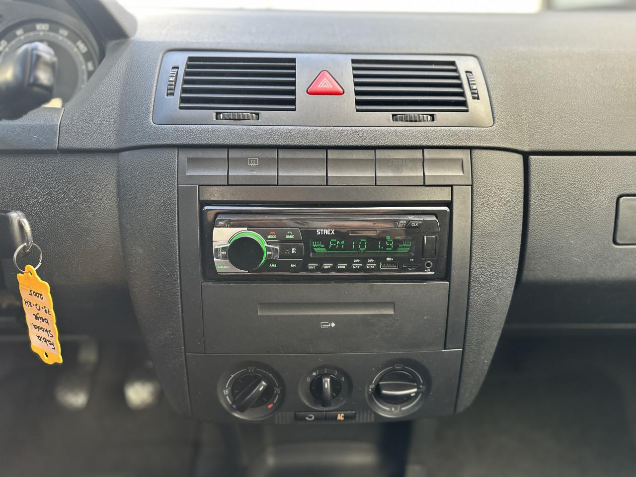 Skoda Fabia Combi 1.4-16V Elegance -Airco / Cruise /Nieuwe riem / Apk 11-26