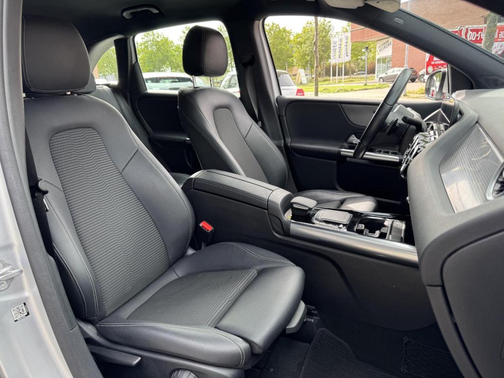 Mercedes-Benz B-Klasse 180 business solution incl. trekhaak afneembaar!