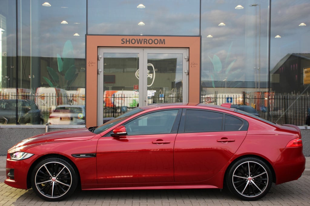 Jaguar Xe 2.0 r-sport | 200pk | el. stoelen | camera | afneembare trekhaak