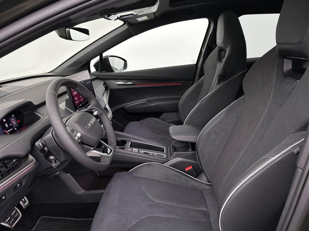 Skoda Enyaq Iv sportline elektromotor 210 kw / 286 pk suv elektri