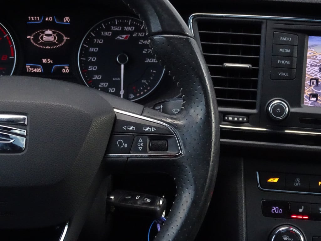 Seat Leon sc 2.0 tsi cupra 280 | pano | stoelverwarming | navi