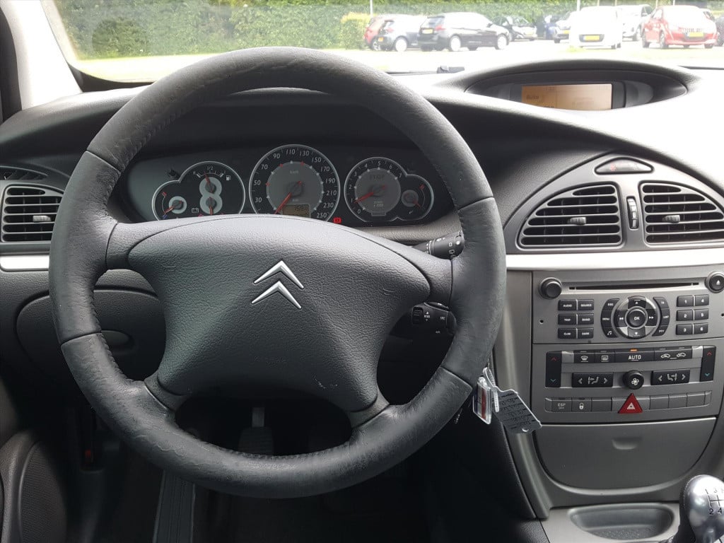 Citroen C5 1.8 16v ligne prestige climate control | parkeersensoren achter 