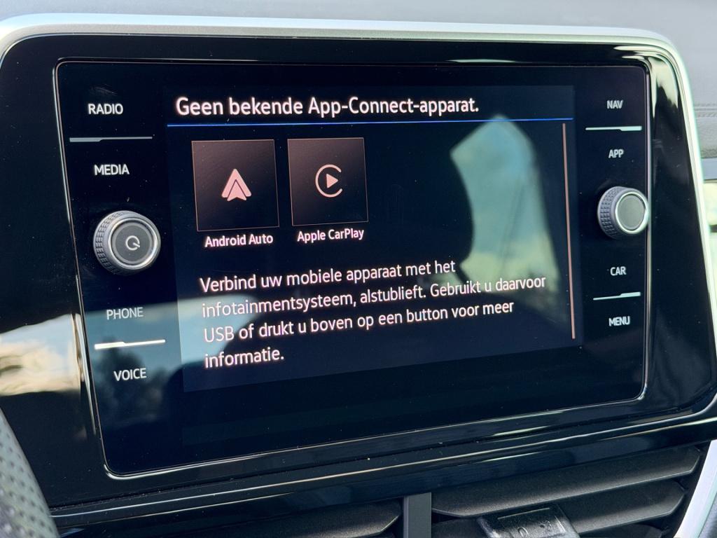 Volkswagen T-roc 1.5 tsi 150pk dsg r-line | camera | keyless | elek. achter
