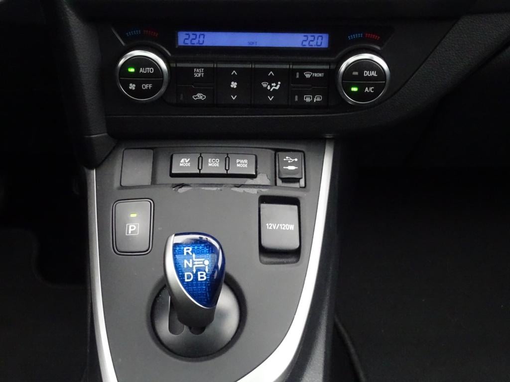 Toyota Auris 1.8 hybrid lease pro | pano | stoelverwarming | camera