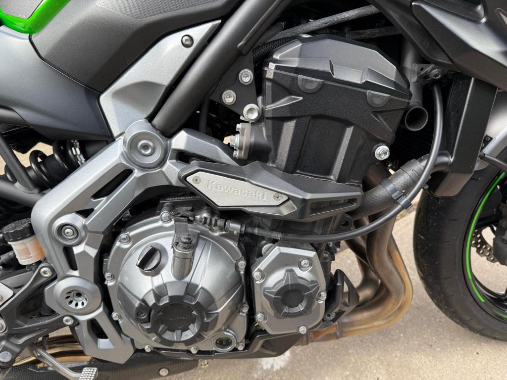 Kawasaki Z900 | quickshifter | akrapovič
