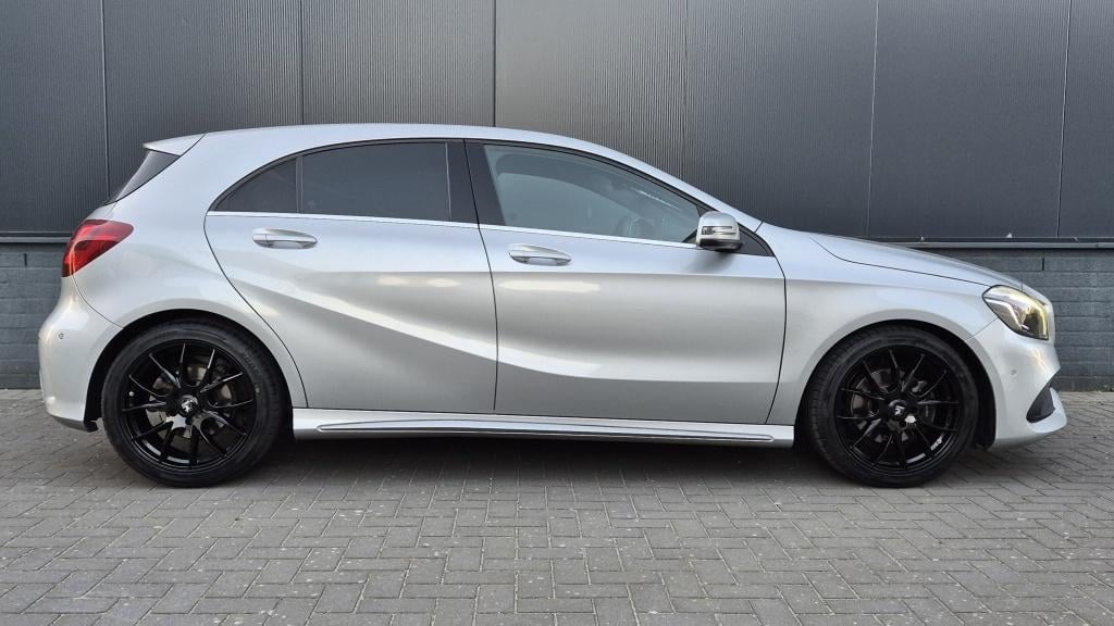 Mercedes-Benz A-Klasse 180 bus. sol. amg*led*navi*stoelvrw*18 inch*leder*zw