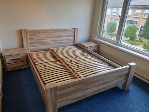Slaapkamer set ledikant, 2 nachtkastjes en kledingkast