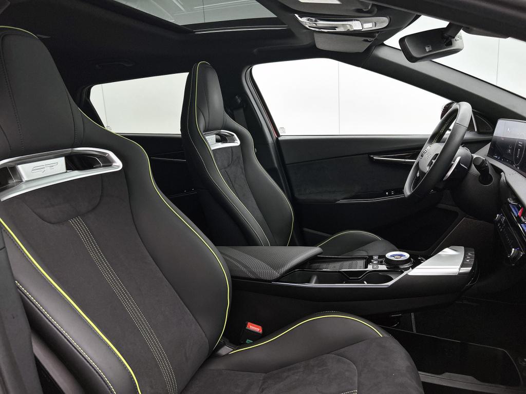 Kia Ev6 gt awd 77.4 kwh i 585pk i glazen schuif-kantel dak i afneembare tre