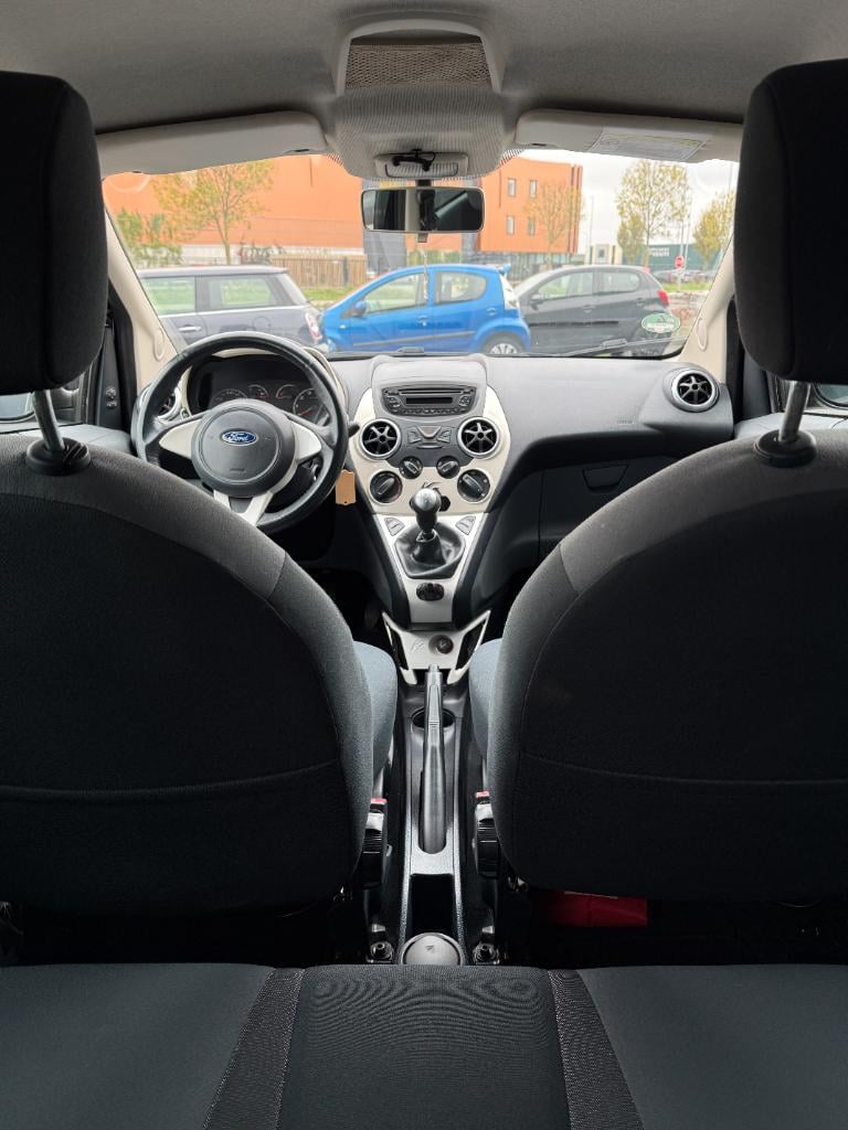 Ford KA 1.2 - titanium - airco