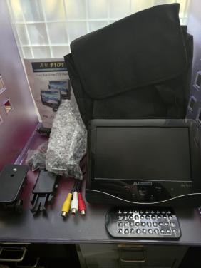 Autovision AV1101 draagbare DVD-speler voor in de auto.