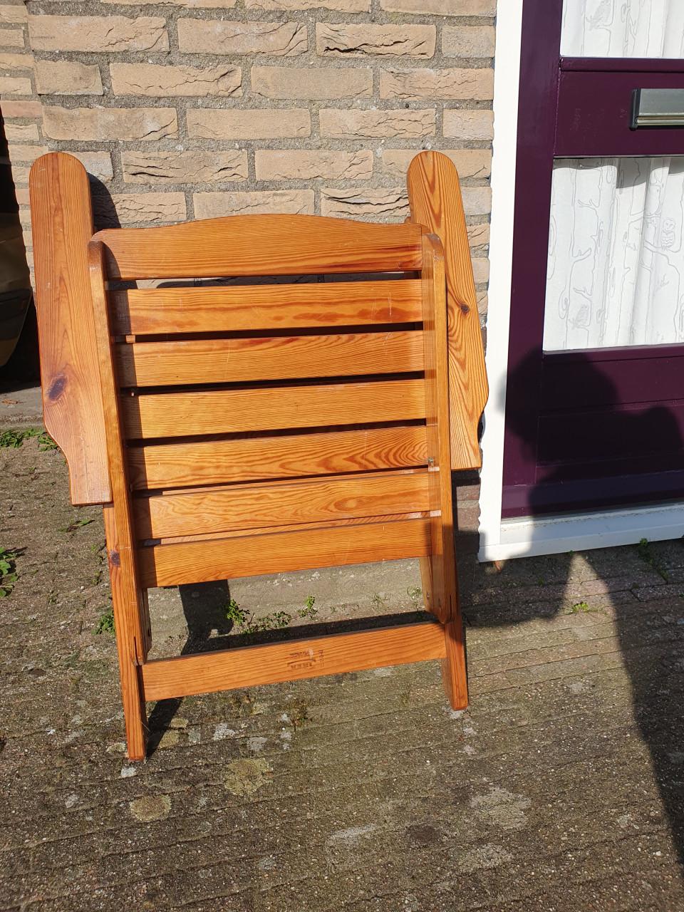 Set houten tuinstoelen