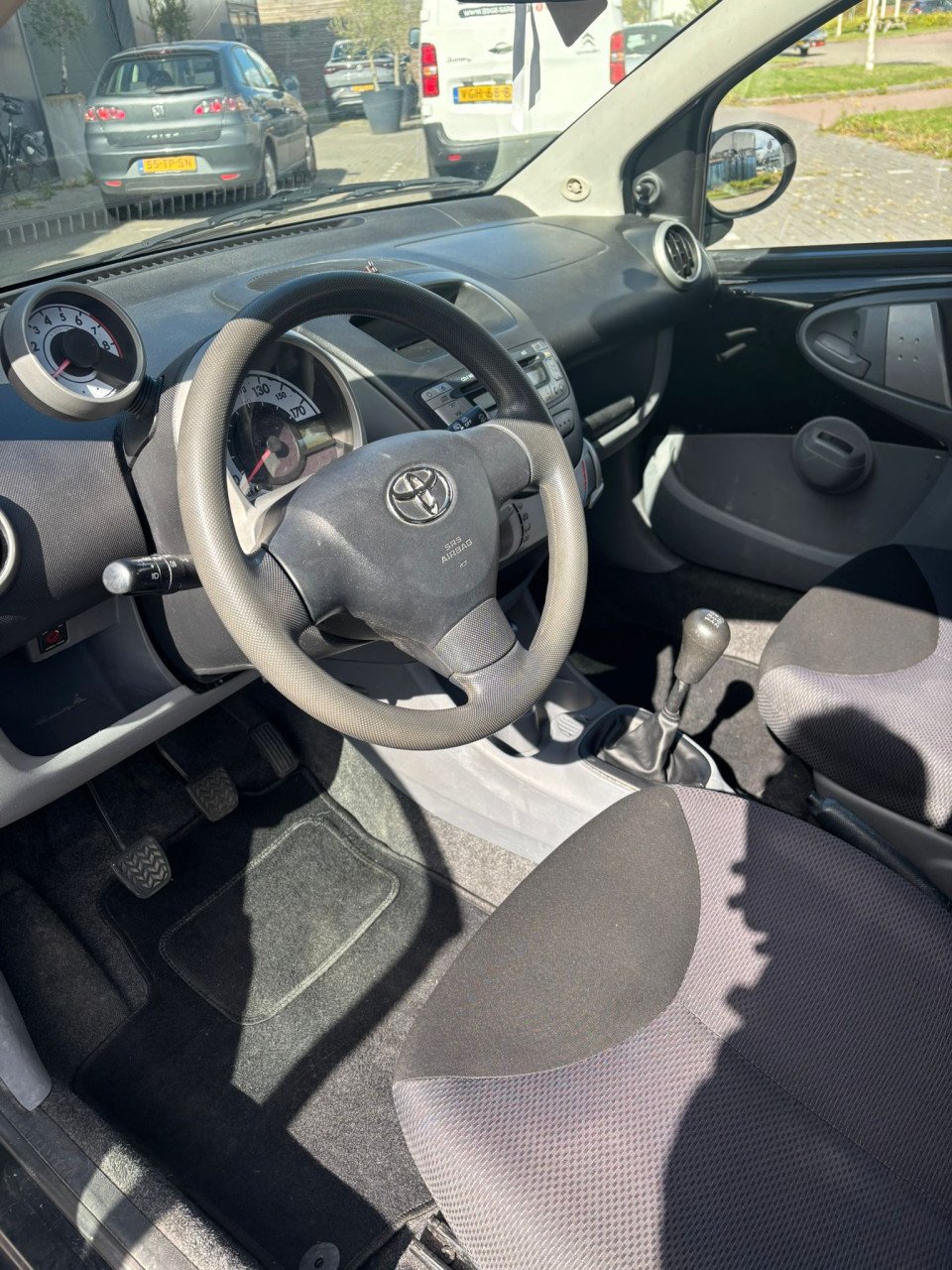 Toyota Aygo 1.0 12V Vvt-i 5DRS 2008 Zwart | 144.565 KM NAP