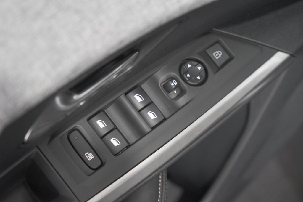 Peugeot 5008 1.2 hybrid 136 allure 7p | camera | apple carplay | airco sepa
